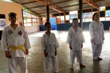 Foto - [KARATE DE ITATINGA PROMOVE EXAME DE FAIXA