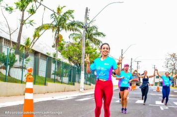 Foto - 1º Corrida Treino Outubro Rosa