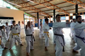 Foto - [KARATE DE ITATINGA PROMOVE EXAME DE FAIXA