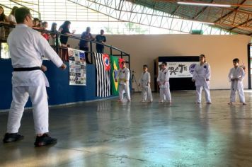 Foto - [KARATE DE ITATINGA PROMOVE EXAME DE FAIXA