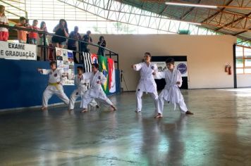 Foto - [KARATE DE ITATINGA PROMOVE EXAME DE FAIXA