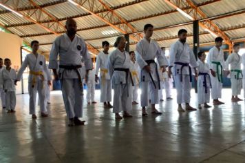 Foto - [KARATE DE ITATINGA PROMOVE EXAME DE FAIXA