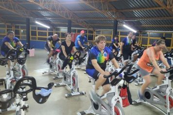 AULAS DE CICLISMO INDOOR ESTÃO COM TUDO!