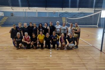 [VISITA DE JOGADORAS DE  BOTUCATU AO VÔLEIBOL ADAPTADO DE ITATINGA]